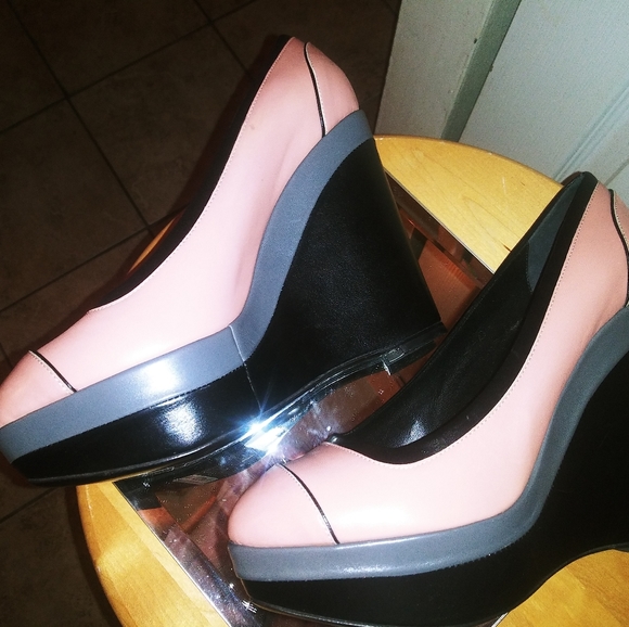 Escada sz7 wedge platform pumps never worn - Picture 5 of 10